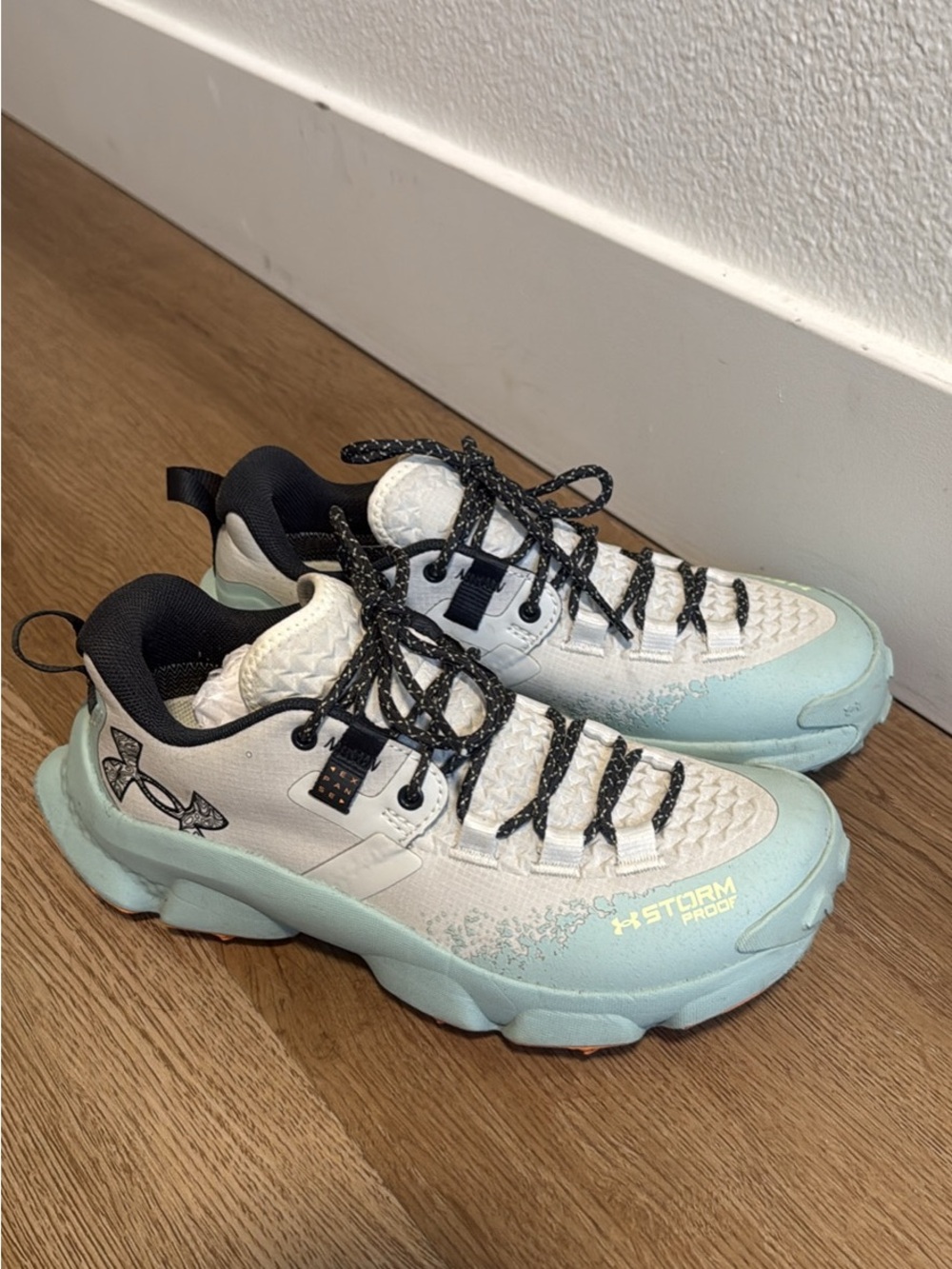 Under Armour Weatherproof Light Blue & White Trail Running Sneakers 6.5